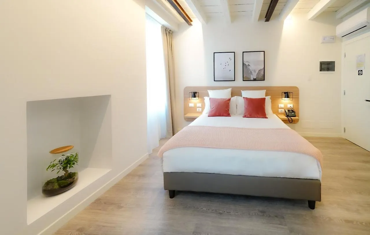 בית הארחה Bergamo Inn 15