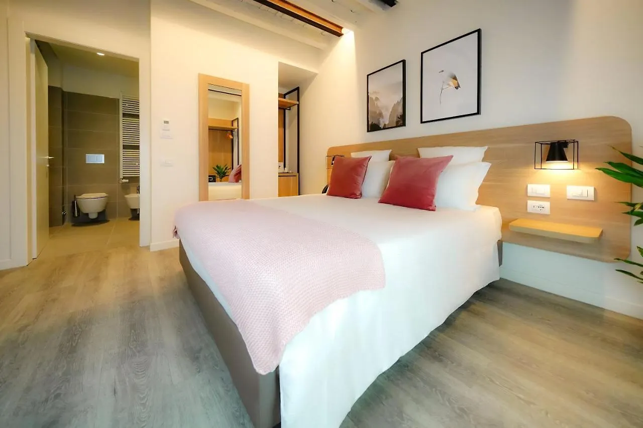 Bergamo Inn 15 בית הארחה