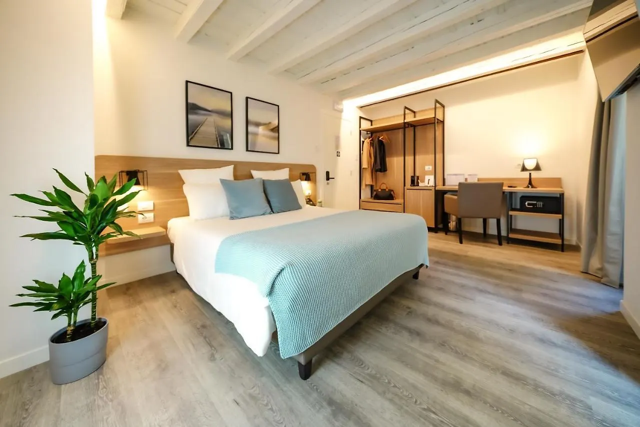 ***** בית הארחה Bergamo Inn 15 איטליה