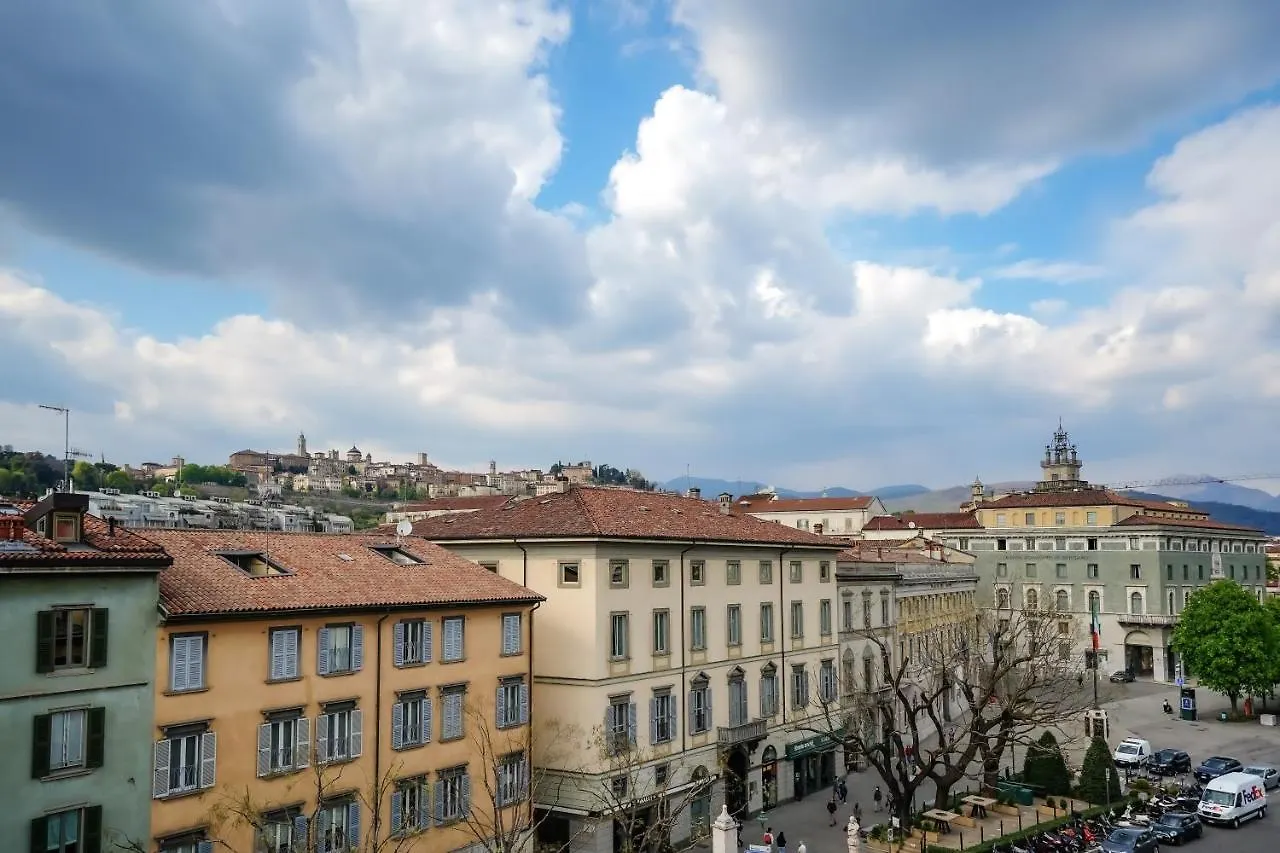 Bergamo Inn 15 5*,
